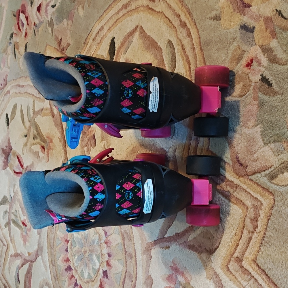 🔥 Monster High Adjustable Size Colorful Kids Roller Skates - Picture 4 of 5